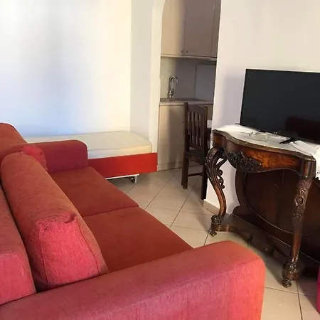 ένα όμορφο σπίτι στον οικισμό της δρυοπιδας